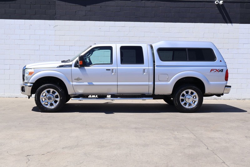 Ford Super Duty F-250 SRW Vehicle Full-screen Gallery Image 09