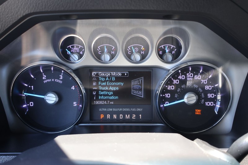 Ford Super Duty F-250 SRW Vehicle Full-screen Gallery Image 22