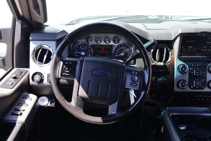 Ford Super Duty F-250 SRW Vehicle Full-screen Gallery Image 23