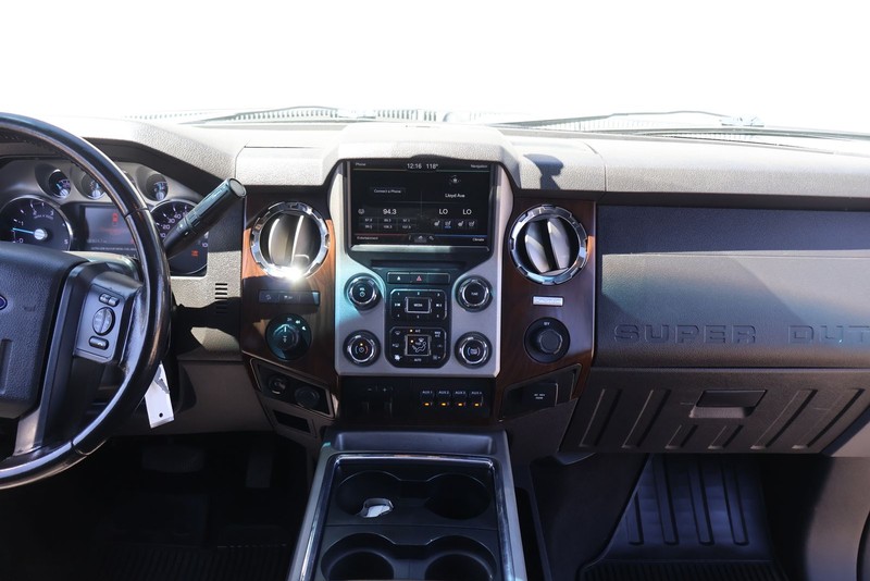 Ford Super Duty F-250 SRW Vehicle Full-screen Gallery Image 26