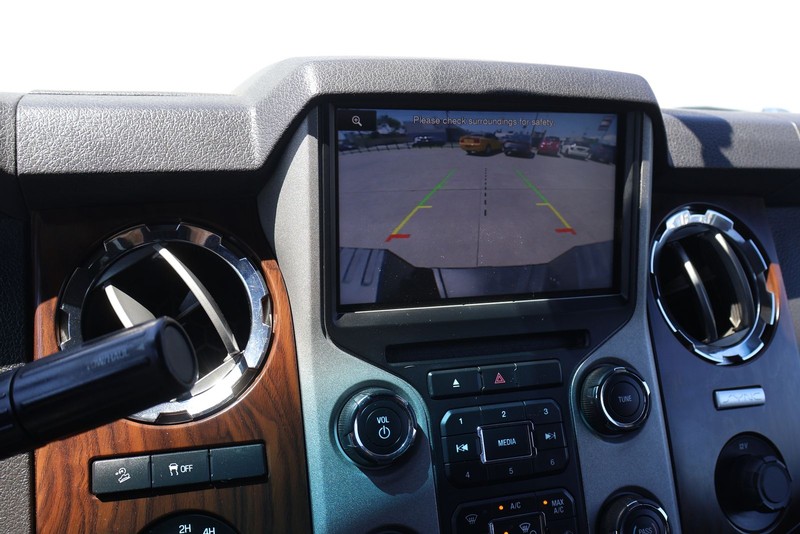 Ford Super Duty F-250 SRW Vehicle Full-screen Gallery Image 28