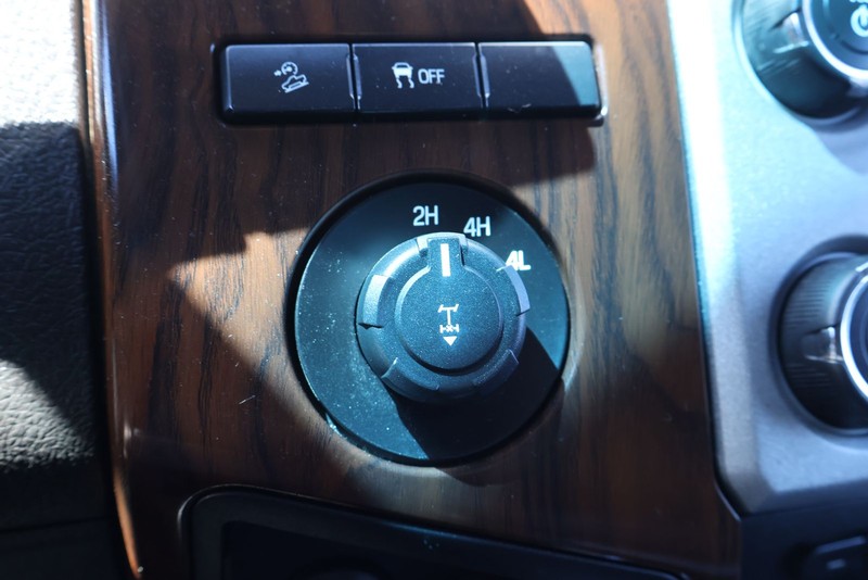 Ford Super Duty F-250 SRW Vehicle Full-screen Gallery Image 30
