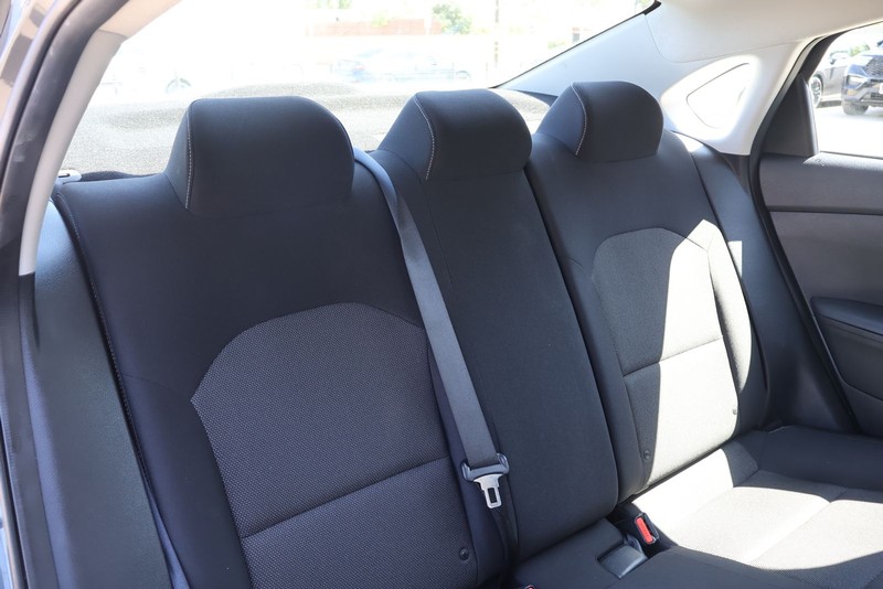 Kia Forte Vehicle Full-screen Gallery Image 18