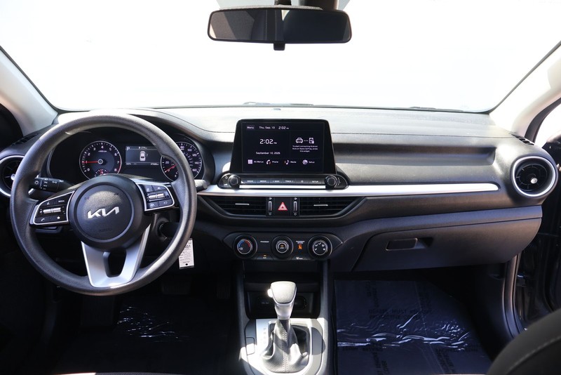 Kia Forte Vehicle Full-screen Gallery Image 19