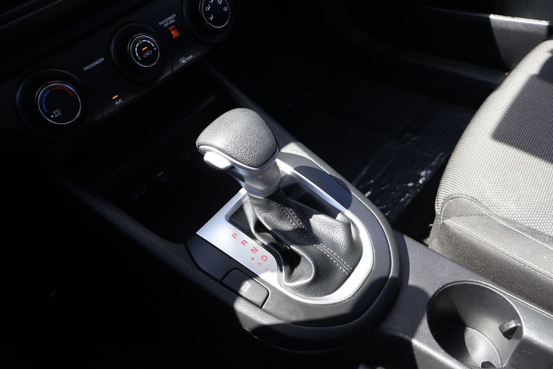 Kia Forte Vehicle Full-screen Gallery Image 27