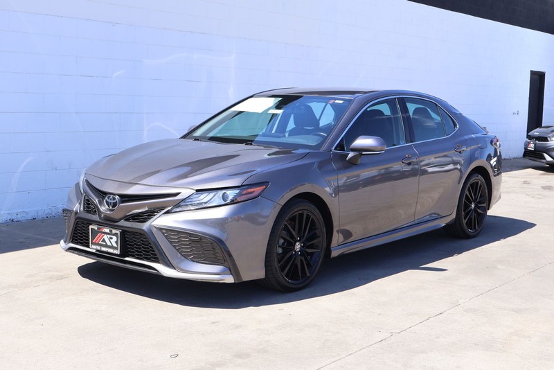 Toyota Camry Vehicle Full-screen Gallery Image 11