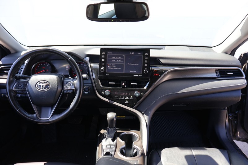 Toyota Camry Vehicle Full-screen Gallery Image 21