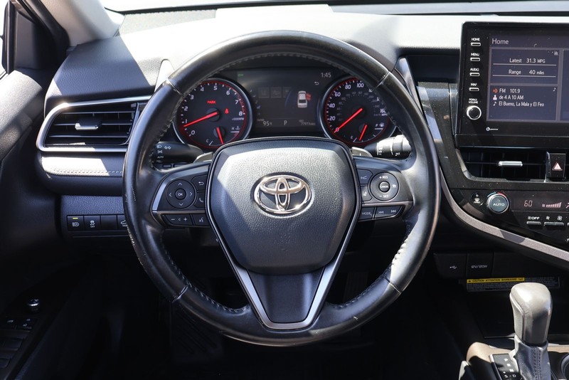 Toyota Camry Vehicle Full-screen Gallery Image 23