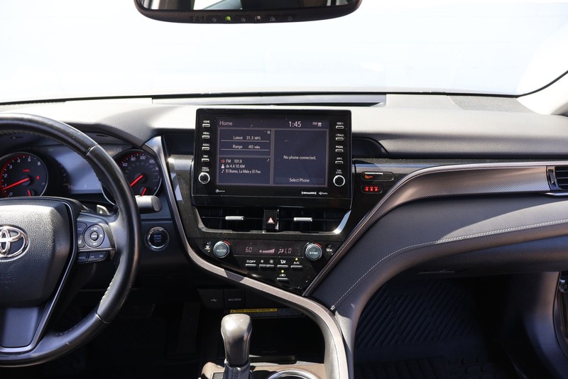 Toyota Camry Vehicle Full-screen Gallery Image 26