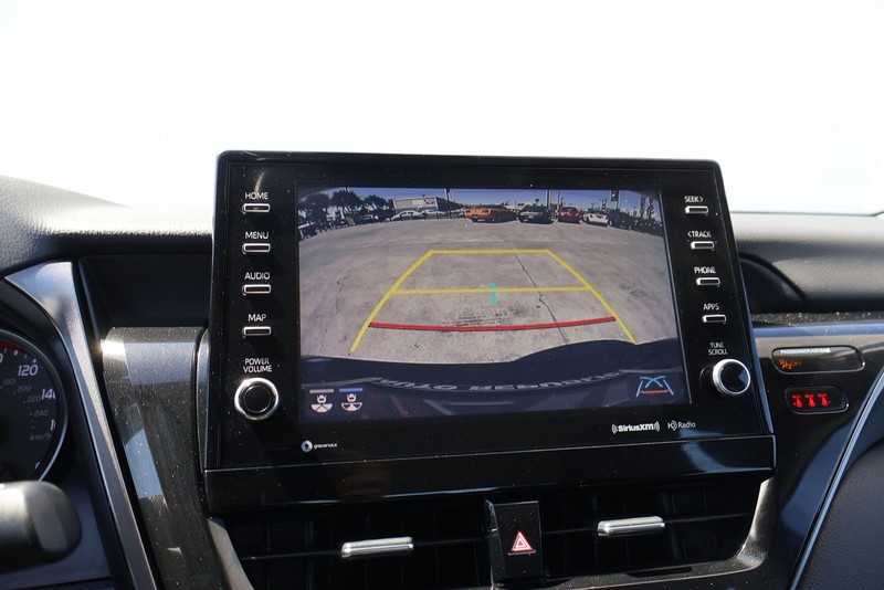Toyota Camry Vehicle Full-screen Gallery Image 28