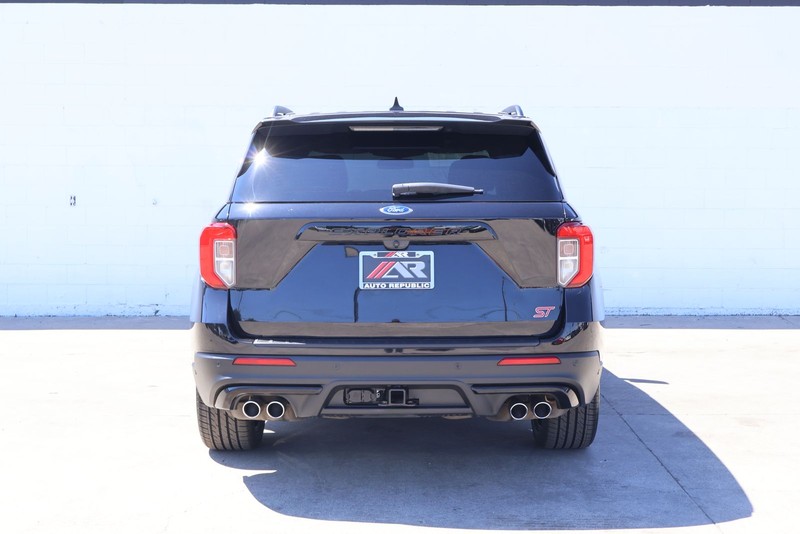 Ford Explorer Vehicle Full-screen Gallery Image 06