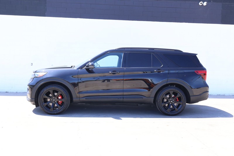 Ford Explorer Vehicle Full-screen Gallery Image 11