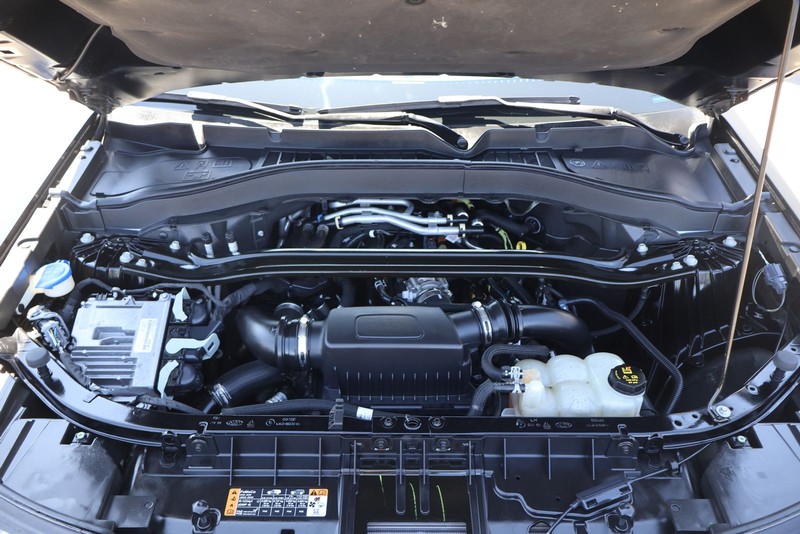 Ford Explorer Vehicle Full-screen Gallery Image 13