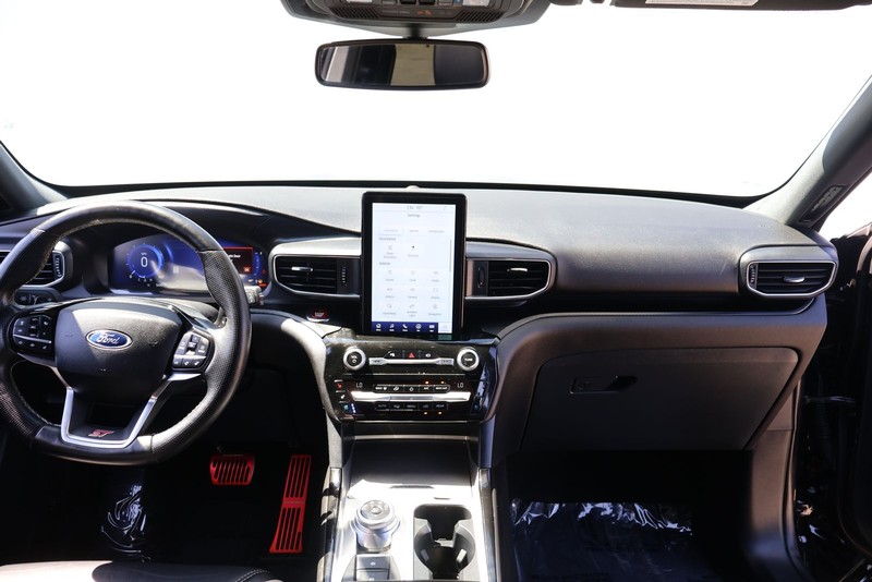 Ford Explorer Vehicle Full-screen Gallery Image 23