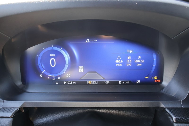 Ford Explorer Vehicle Full-screen Gallery Image 24