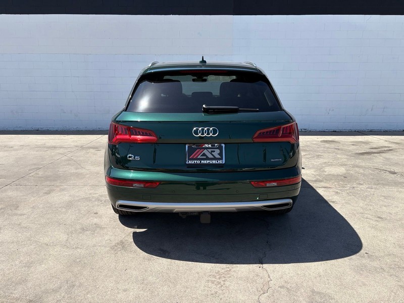 Audi Q5 Vehicle Full-screen Gallery Image 04