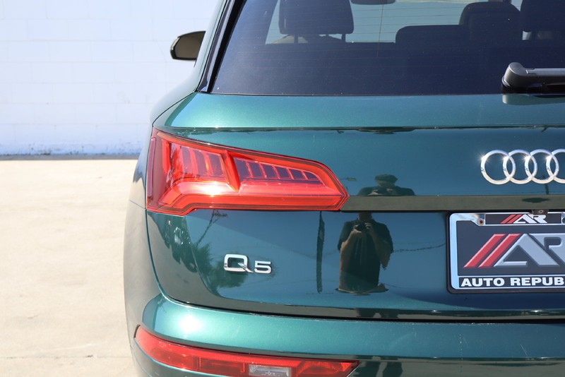 Audi Q5 Vehicle Full-screen Gallery Image 07