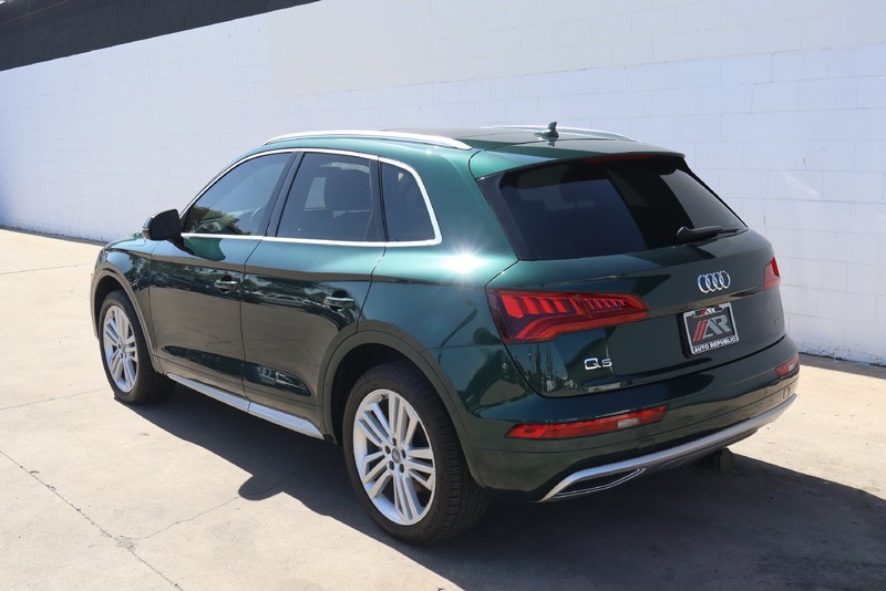 Audi Q5 Vehicle Full-screen Gallery Image 10