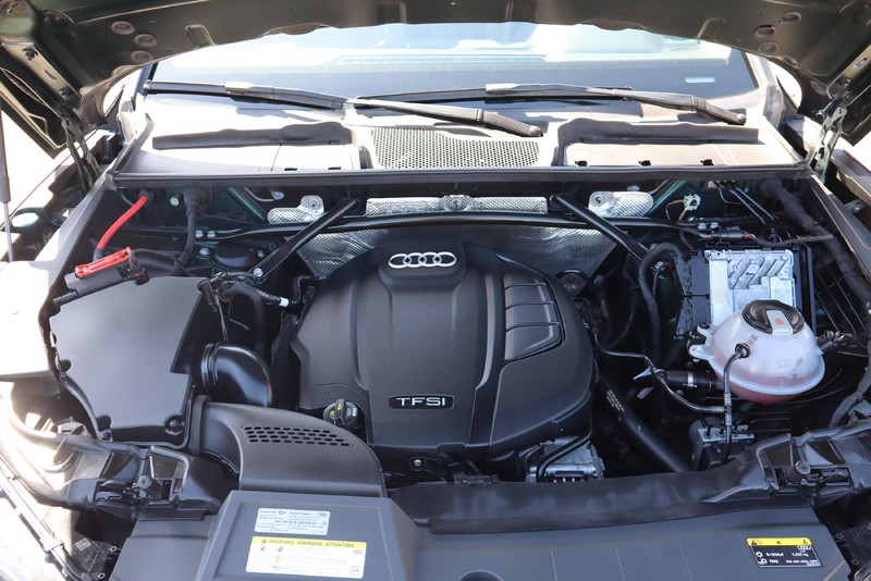 Audi Q5 Vehicle Full-screen Gallery Image 13