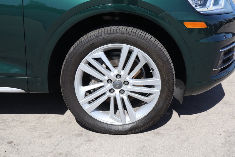 Audi Q5 Vehicle Full-screen Gallery Image 14