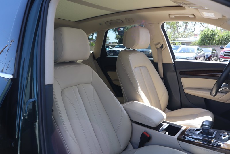 Audi Q5 Vehicle Full-screen Gallery Image 20