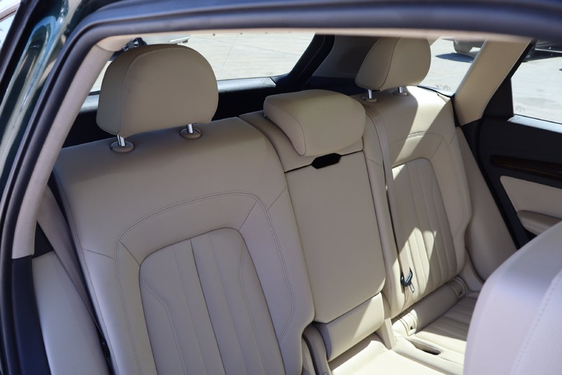 Audi Q5 Vehicle Full-screen Gallery Image 21