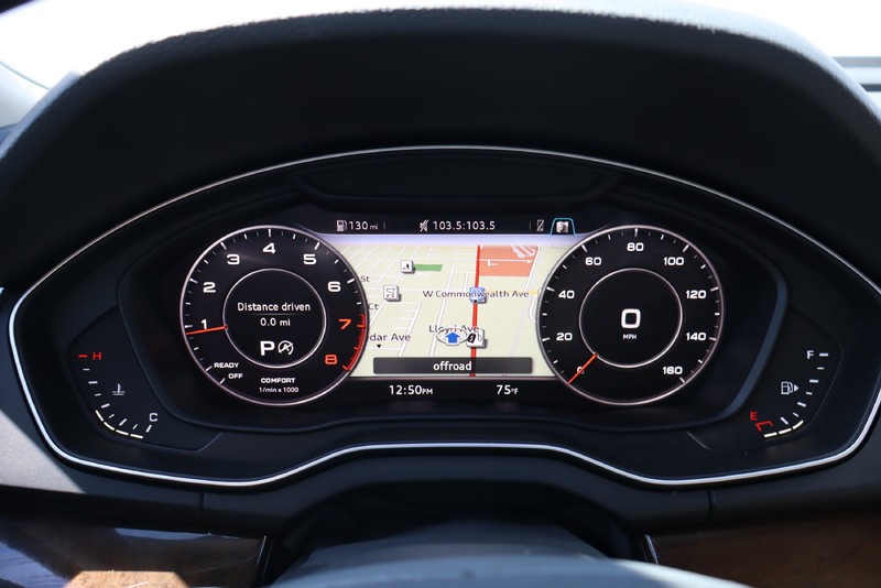 Audi Q5 Vehicle Full-screen Gallery Image 23