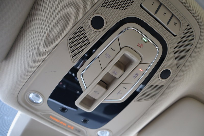 Audi Q5 Vehicle Full-screen Gallery Image 29
