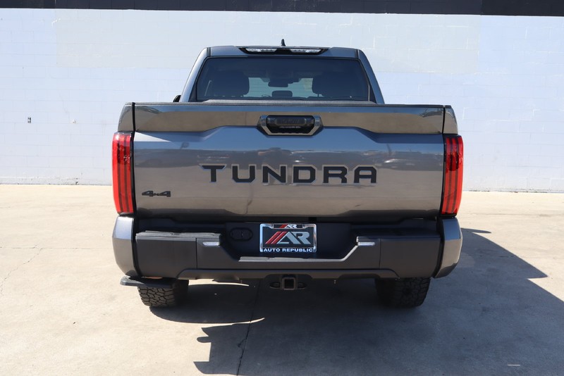 Toyota Tundra 4WD Vehicle Full-screen Gallery Image 06