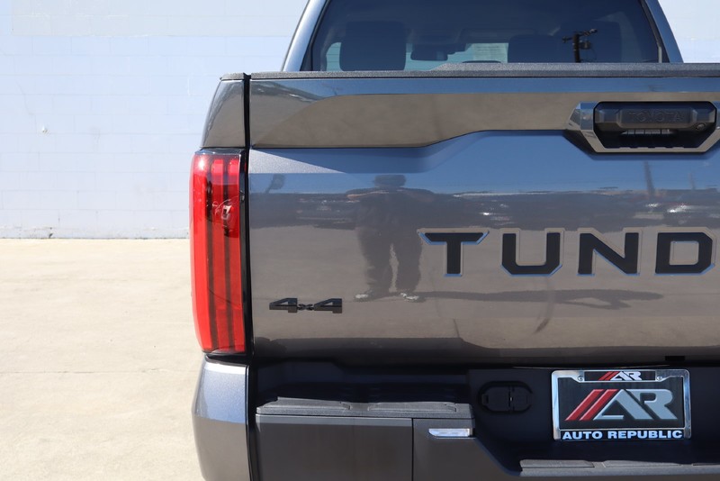 Toyota Tundra 4WD Vehicle Full-screen Gallery Image 07