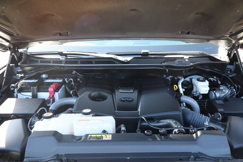 Toyota Tundra 4WD Vehicle Full-screen Gallery Image 12