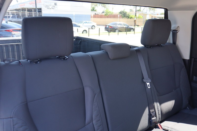 Toyota Tundra 4WD Vehicle Full-screen Gallery Image 20