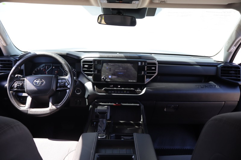Toyota Tundra 4WD Vehicle Full-screen Gallery Image 21