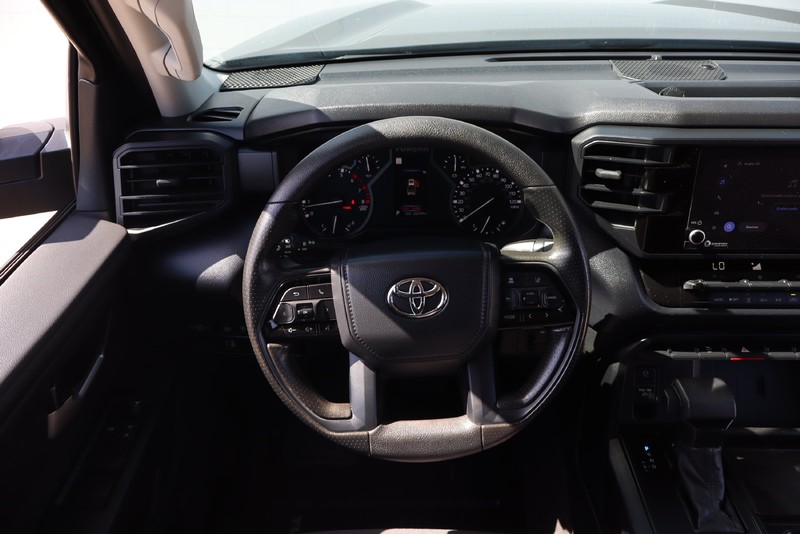 Toyota Tundra 4WD Vehicle Full-screen Gallery Image 23
