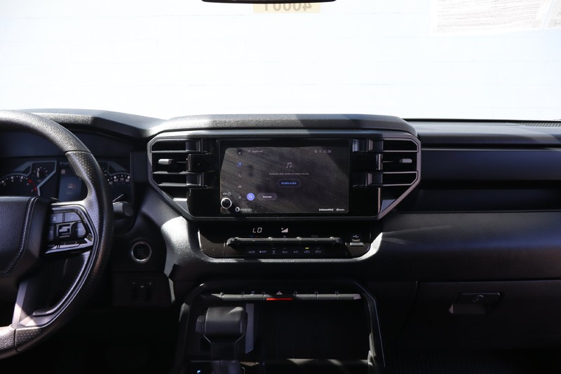 Toyota Tundra 4WD Vehicle Full-screen Gallery Image 24