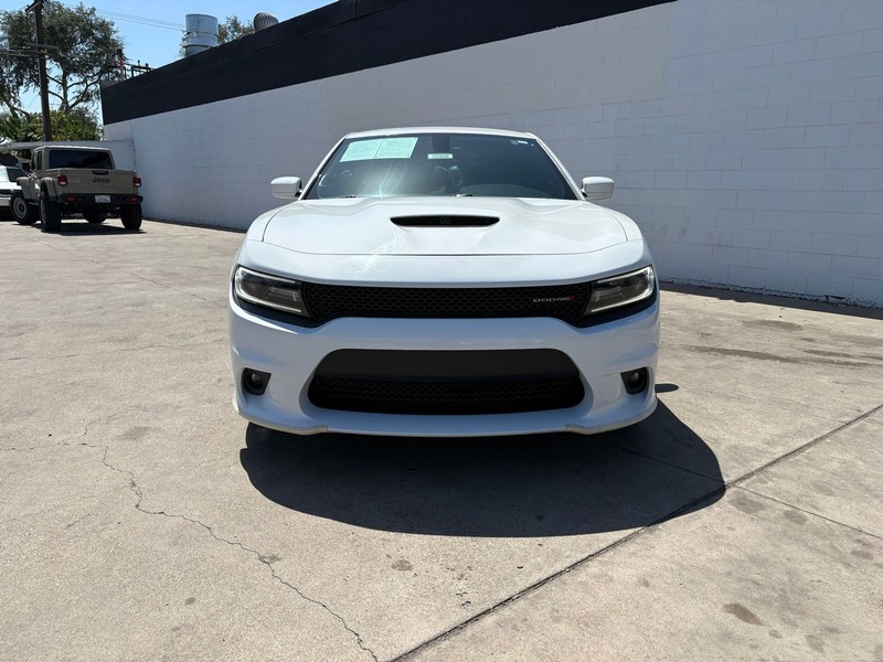 Dodge Charger Vehicle Full-screen Gallery Image 02