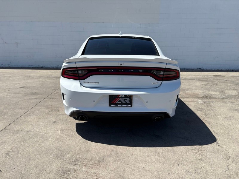 Dodge Charger Vehicle Full-screen Gallery Image 04