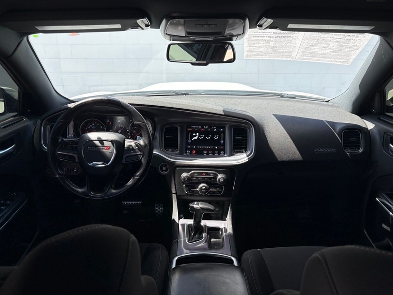 Dodge Charger Vehicle Full-screen Gallery Image 05