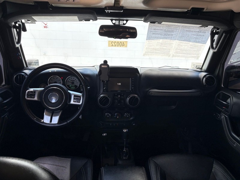 Jeep Wrangler Unlimited Vehicle Full-screen Gallery Image 04