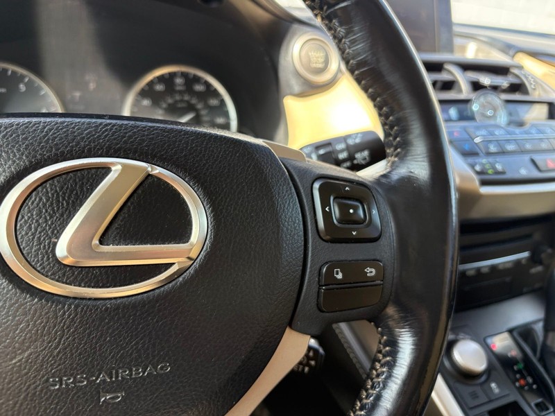 Lexus NX 200t Vehicle Full-screen Gallery Image 26