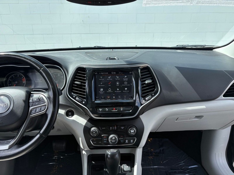 Jeep Cherokee Vehicle Full-screen Gallery Image 26