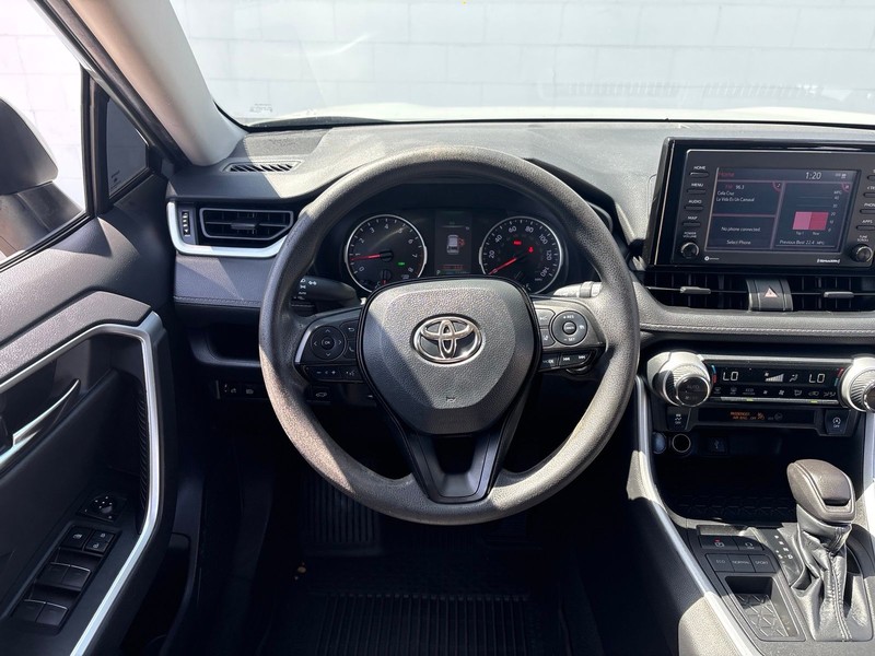 Toyota RAV4 Vehicle Full-screen Gallery Image 23