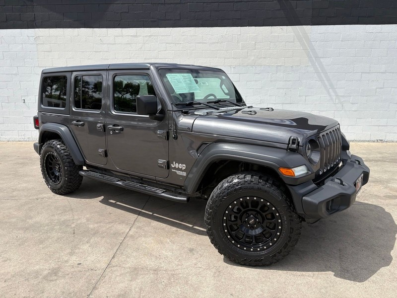 Jeep Wrangler Vehicle Full-screen Gallery Image 01