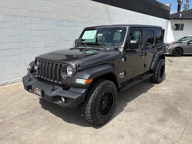 Jeep Wrangler Vehicle Full-screen Gallery Image 11