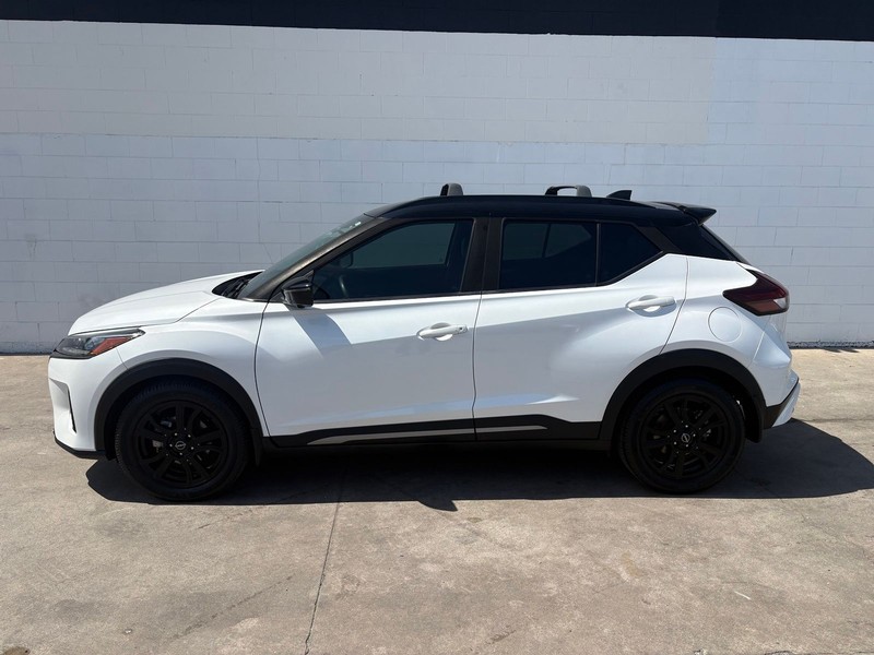Nissan Kicks Vehicle Full-screen Gallery Image 10