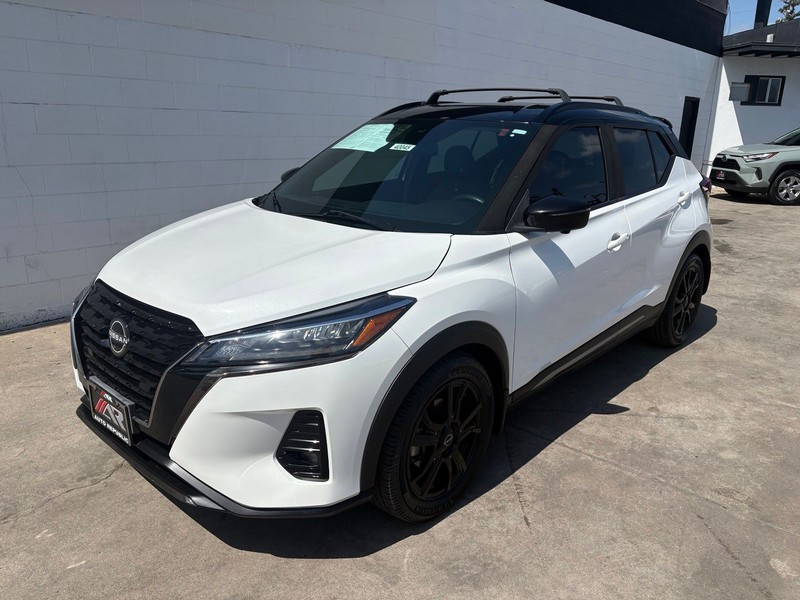 Nissan Kicks Vehicle Full-screen Gallery Image 11
