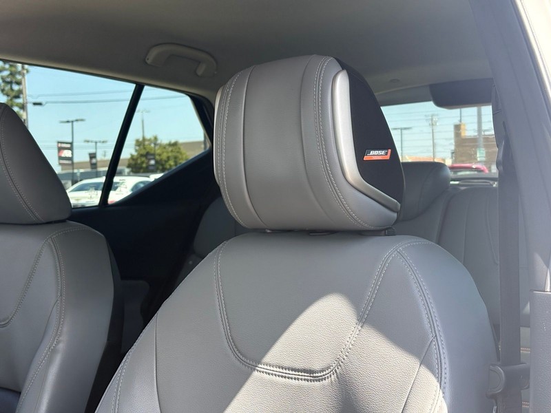Nissan Kicks Vehicle Full-screen Gallery Image 17