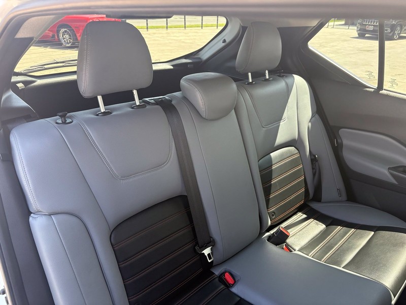 Nissan Kicks Vehicle Full-screen Gallery Image 20