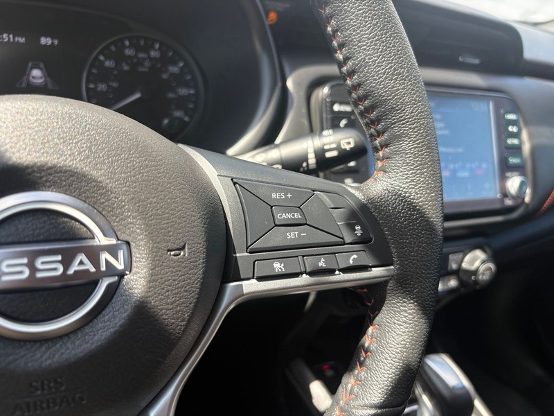 Nissan Kicks Vehicle Full-screen Gallery Image 25