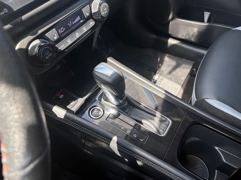Nissan Kicks Vehicle Full-screen Gallery Image 29